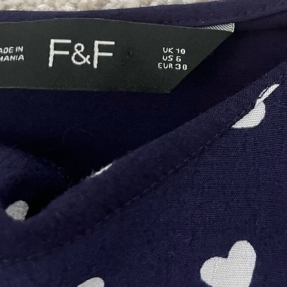 🟢F&F Blue with White Hearts Short Tie sleeve Top Size 6 - Picture 5 of 7